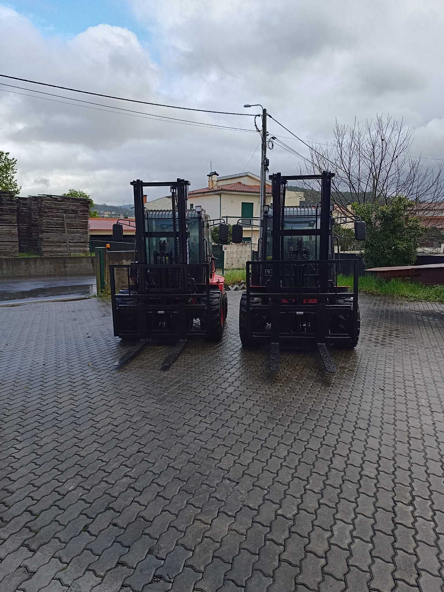 Empilhador 4x4 todo terreno 3.5 ton LTMG FDR35 ar condicionado