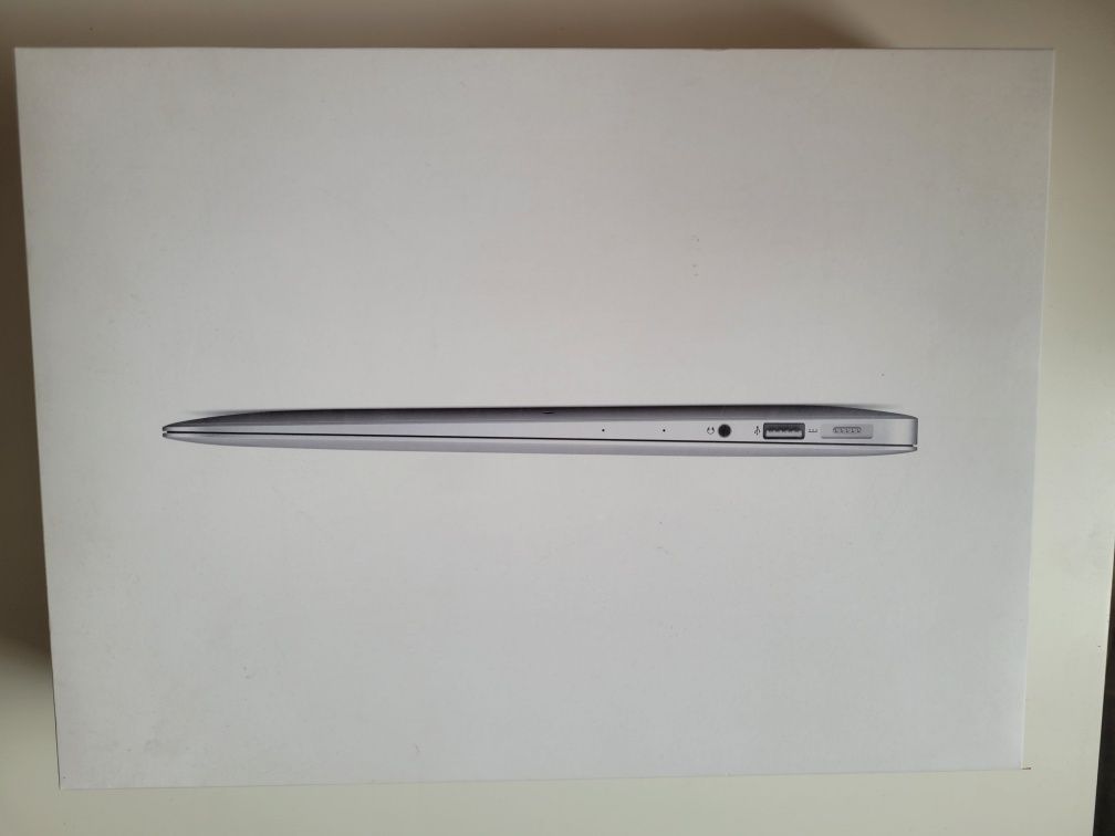 Mac Book Air z 2017.