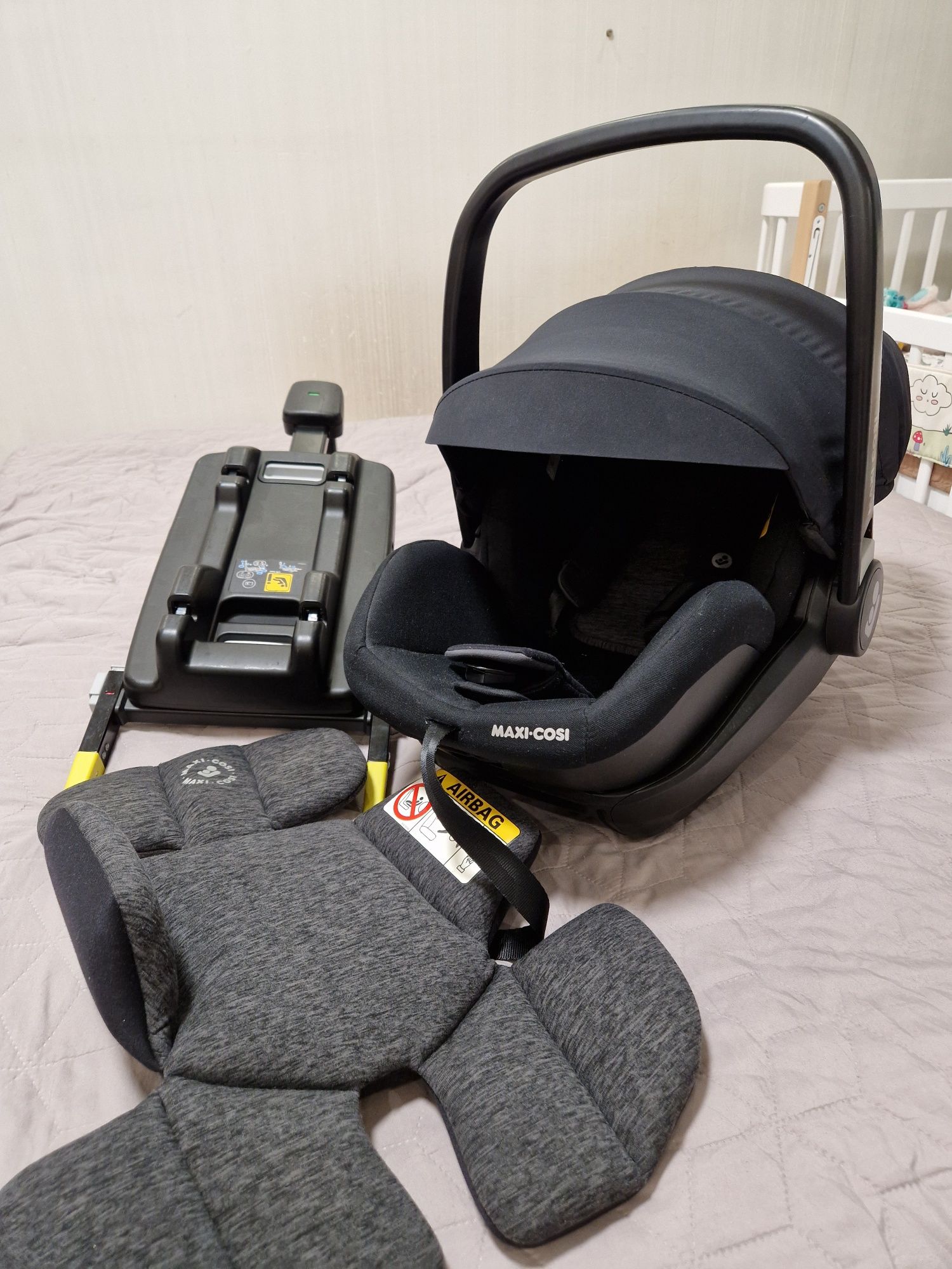 Автокрісло з базою Maxi Cosi