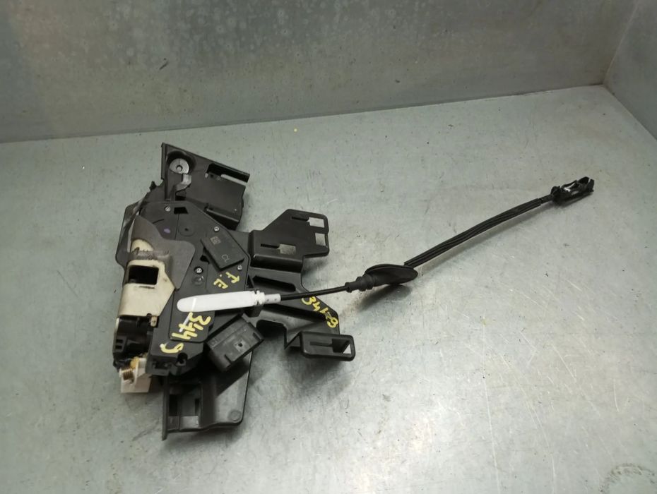 Fechadura / fecho porta frente esquerdo FORD Fiesta VI (CB1, CCN)