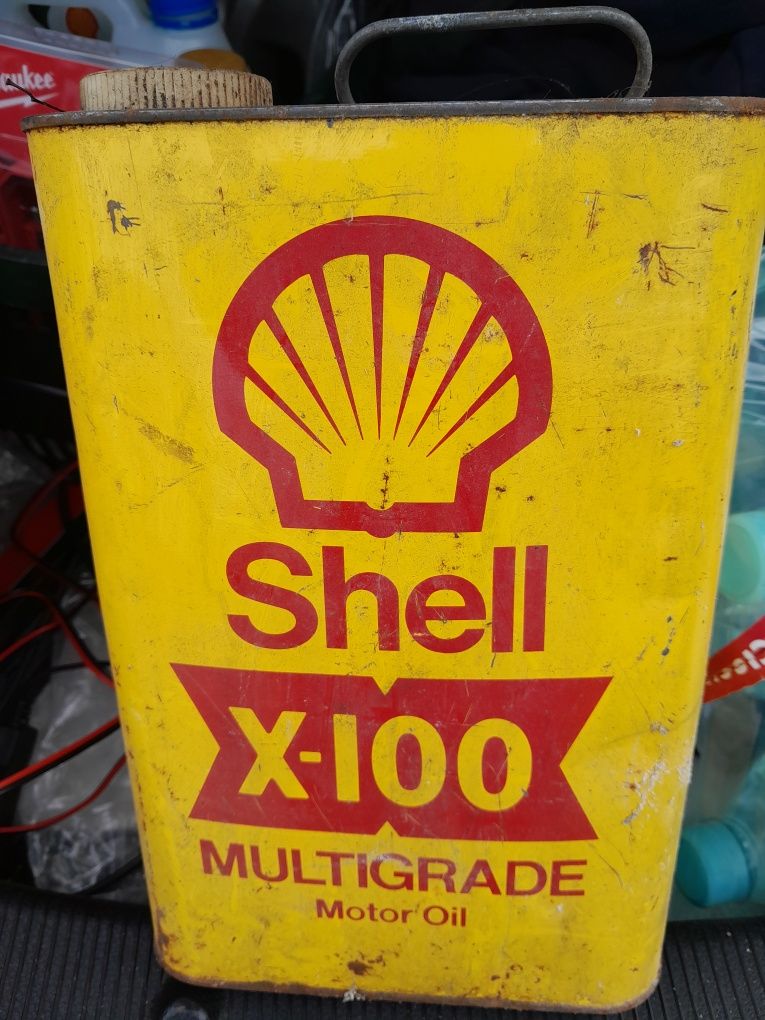 Stara puszka po olej shell X-100