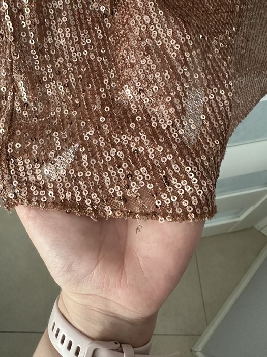 Sukienka zlota cekinowa