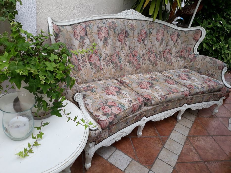 sofa antyk w stylu rustykalnym