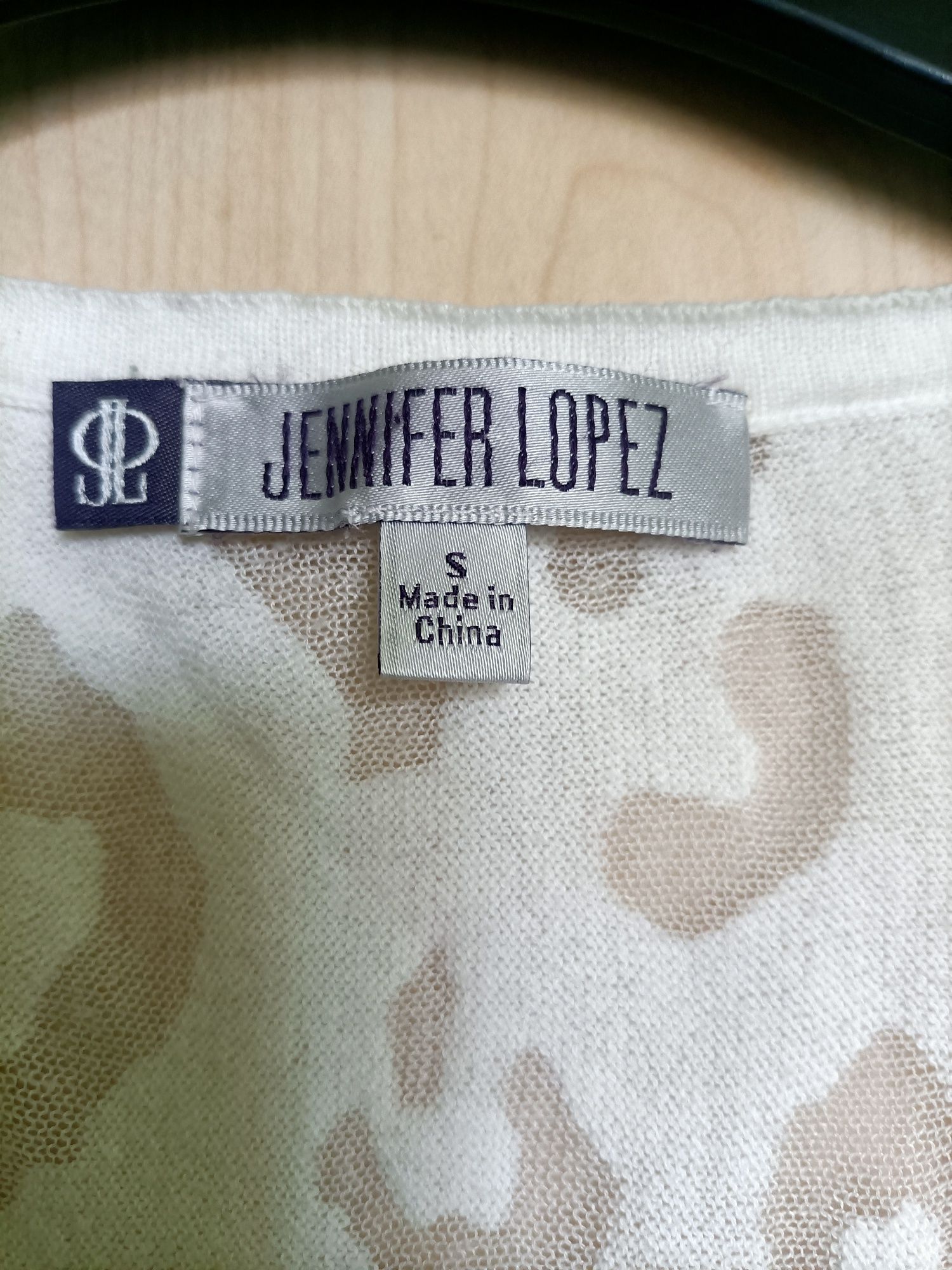 Letnia bluzka z otworami na ramionach,, Jennifer Lopez",r.M