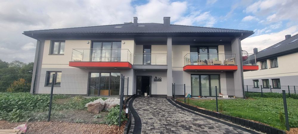 przytulne z ogródkiem i ogrzewanie z centralnej kotłowni