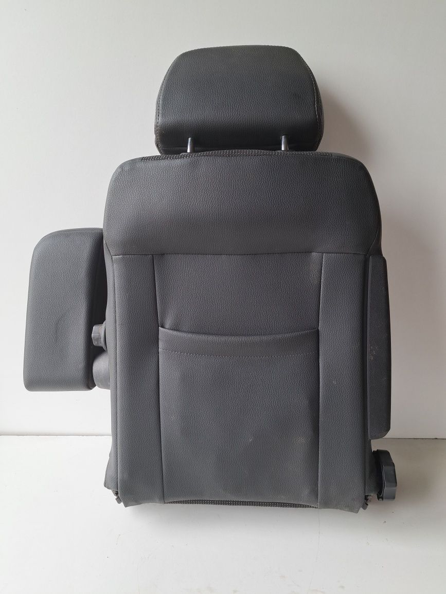 Fotel pasażera oparcie podłokietnik pół skóra Opel Astra H Zafira B