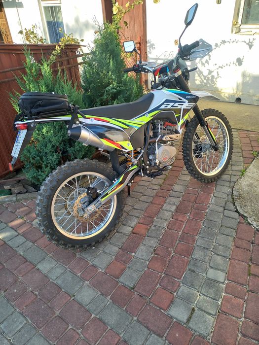 Мотоцикл BSE J3 ENDURO 300  175FMM 300