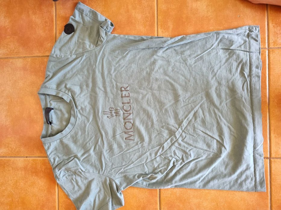 T-shirt Moncler para homem tamanho S NOVO!