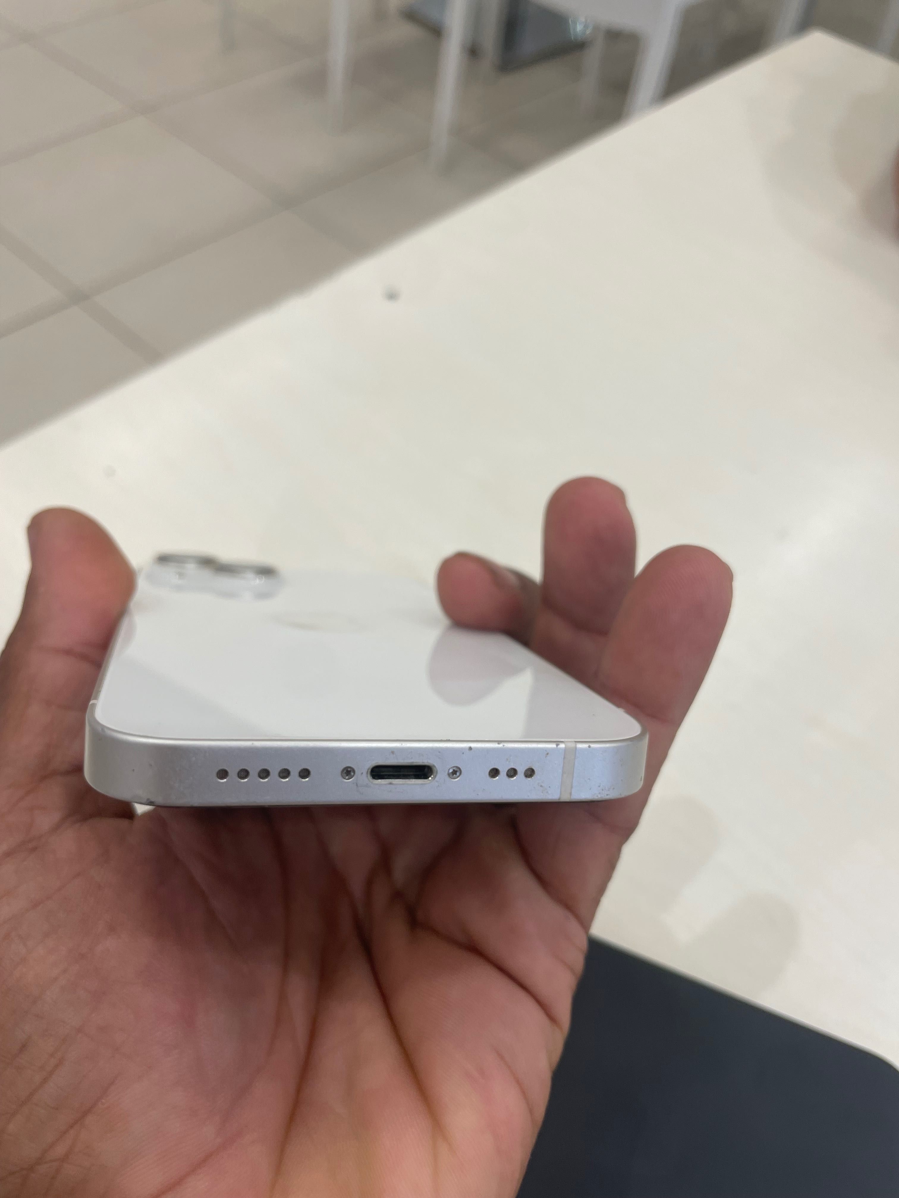 iPhone 14, impecável