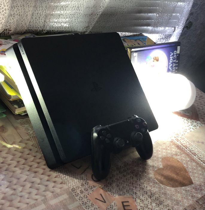 ТЕРМІНОВО PlayStation 4 Slim 500 ГБ ідеал