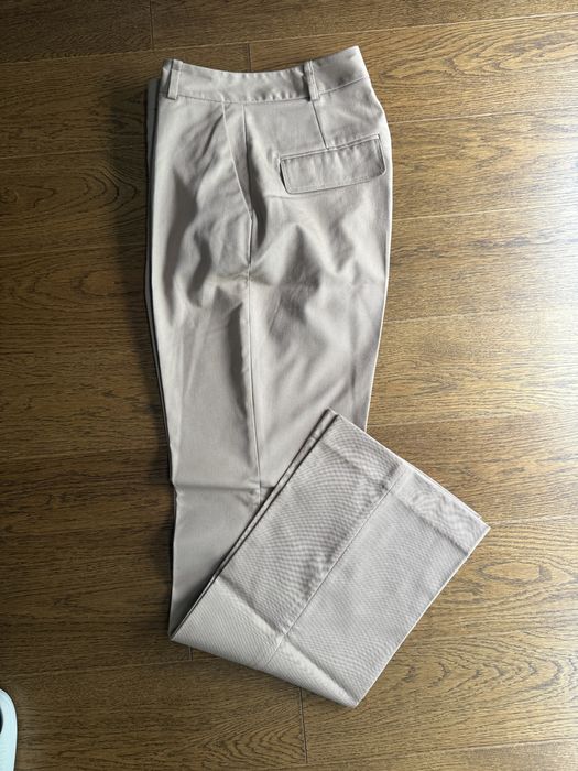 Beżowe spodnie Zara