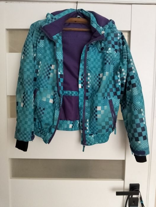 Kurteczka zimowa może być i na chłopca i na dziewczynkę rozmiar 134/14