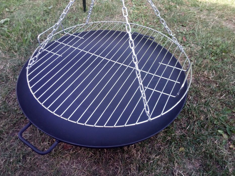 Grill ogrodowy podwieszany