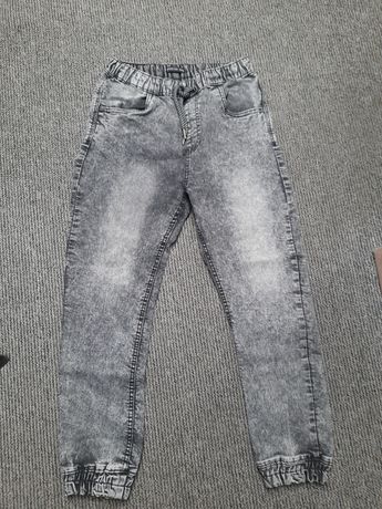Spodnie jeans reserved 158