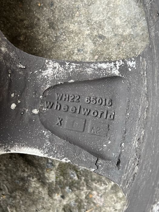 Продам шини диски отличное состояние оригинал датчики давления зима 17