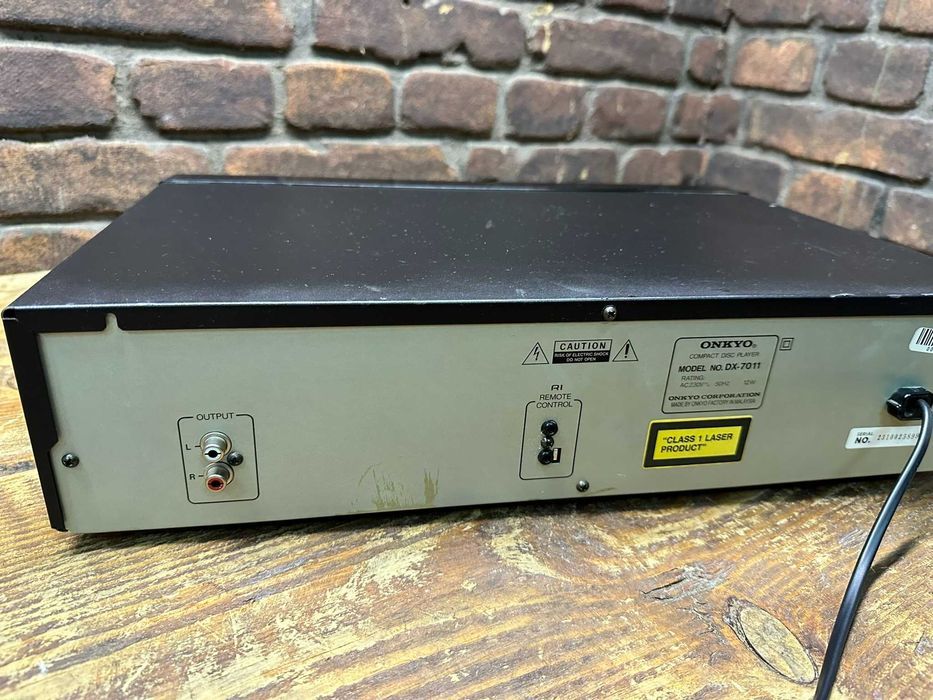 Odtwarzacz CD Onkyo DX-7011