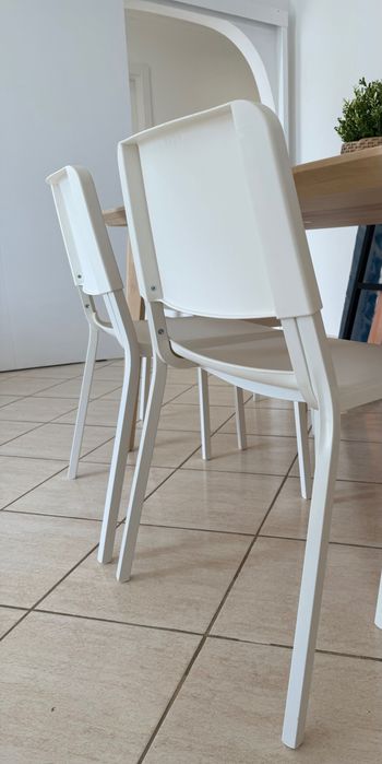 Mesa e 4 cadeiras Ikea