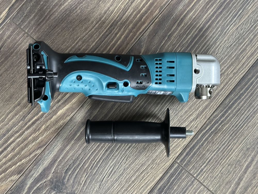 Акумуляторний кутовий шуруповерт,дриль Makita XAD01.18v