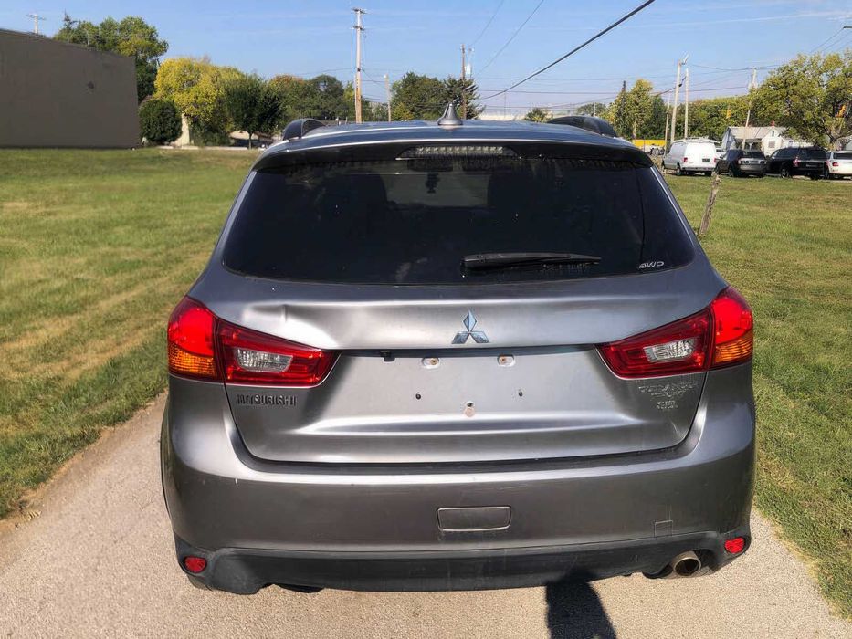Mitsubishi Outlander Sport      2017