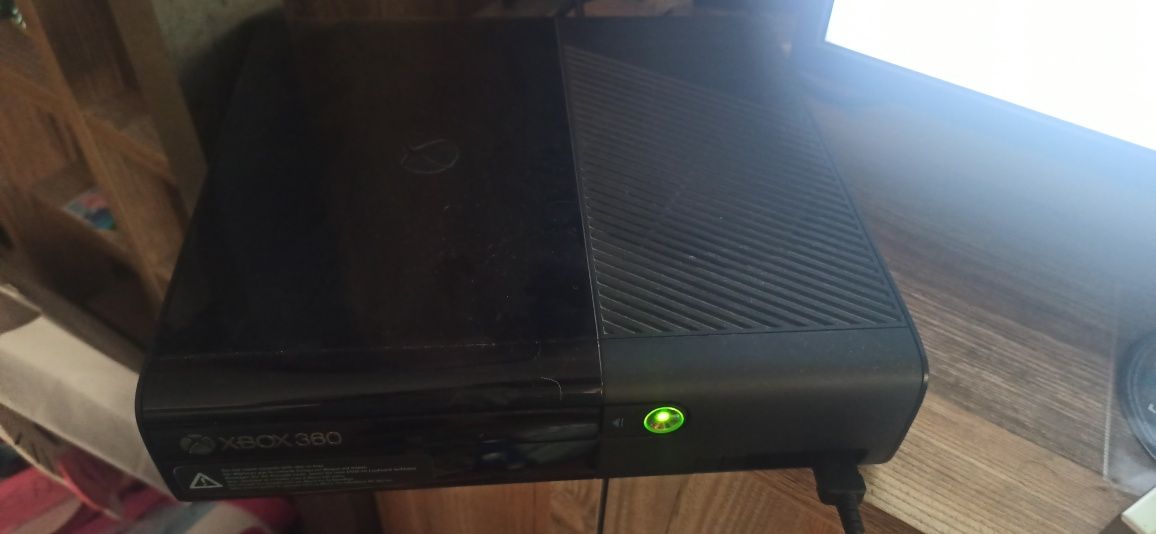 Xbox 360 250gb em bom estado