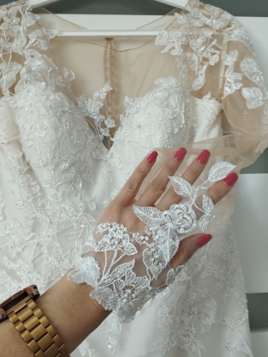 Sincerity suknia ślubna z trenem kolor ivory, nude 40-42