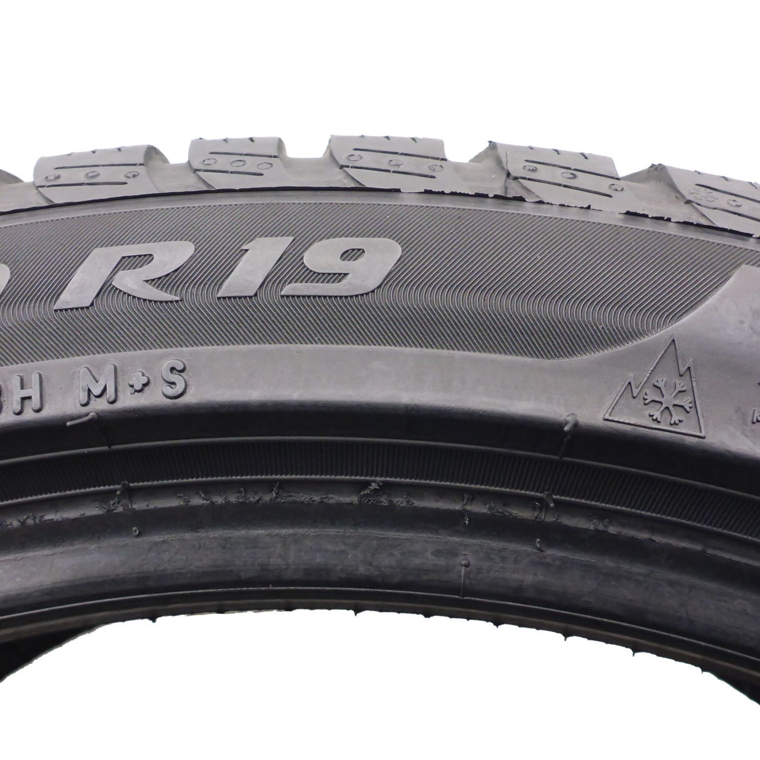 245/40/19 Pirelli 245/40R19 98H Sottozero 3 BMW RSC Zima 6-7mm 2018