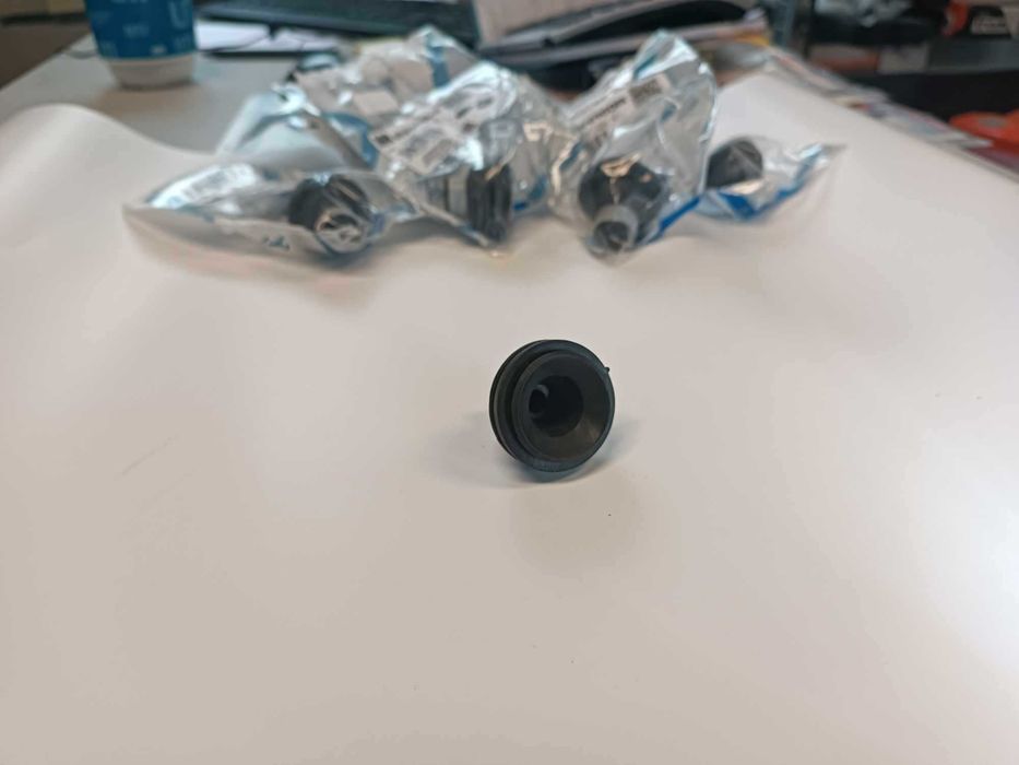 GUMA SPINKA POKRYWY Silnika Renault 1,9 1,5 Dci Megane Scenic II Clio