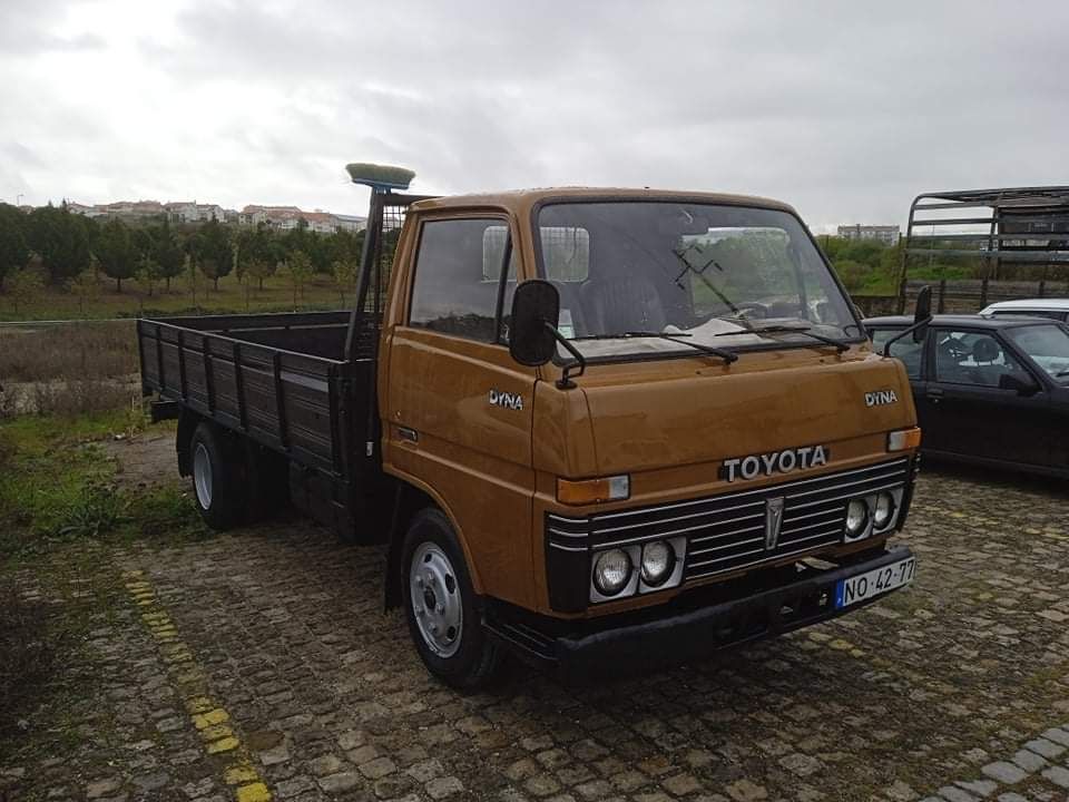 Toyota dyna  b30