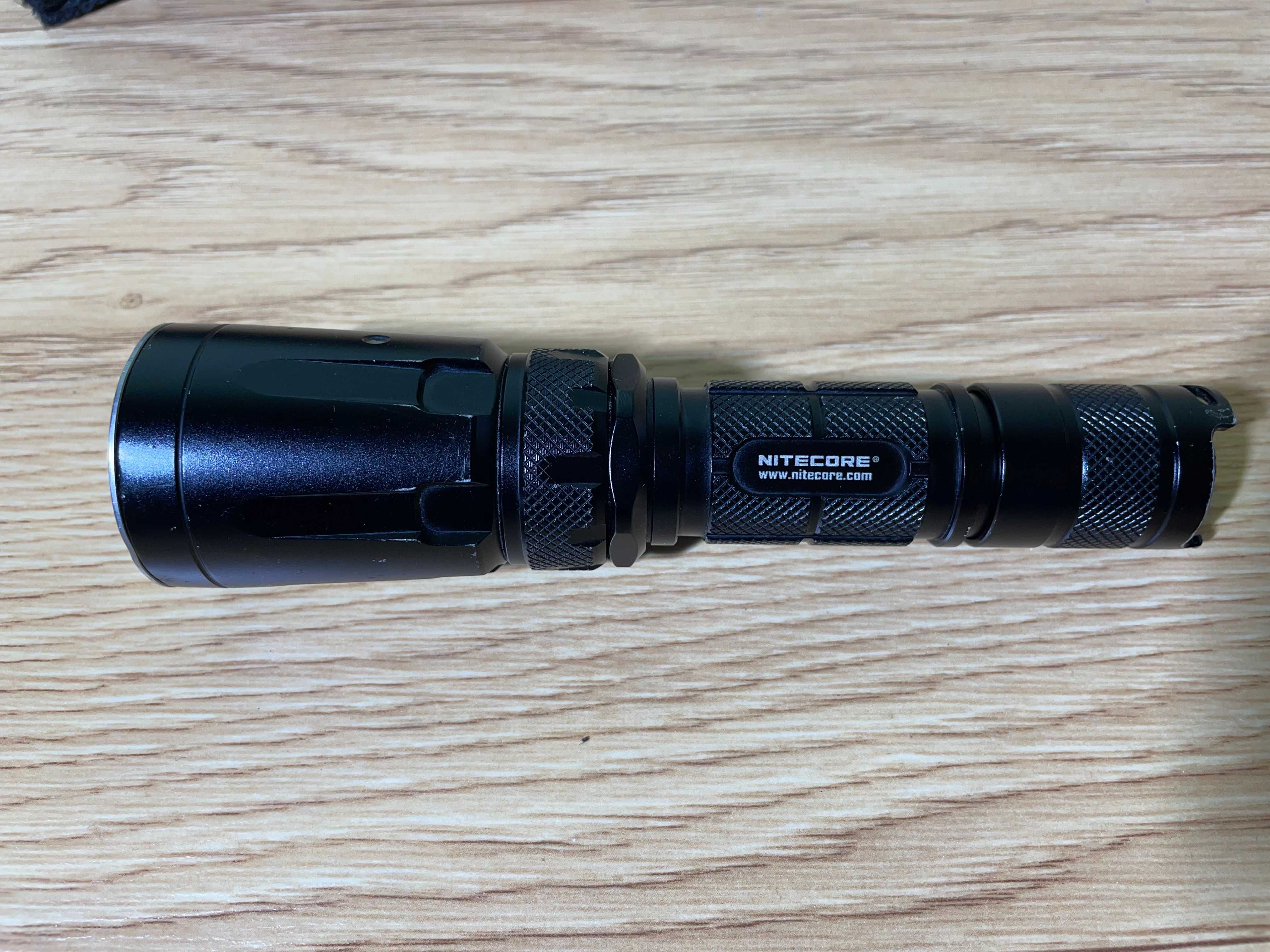 Nitecore SRT7 Багатофункціональний тактичний ліхтар (960 люмен, RGB)