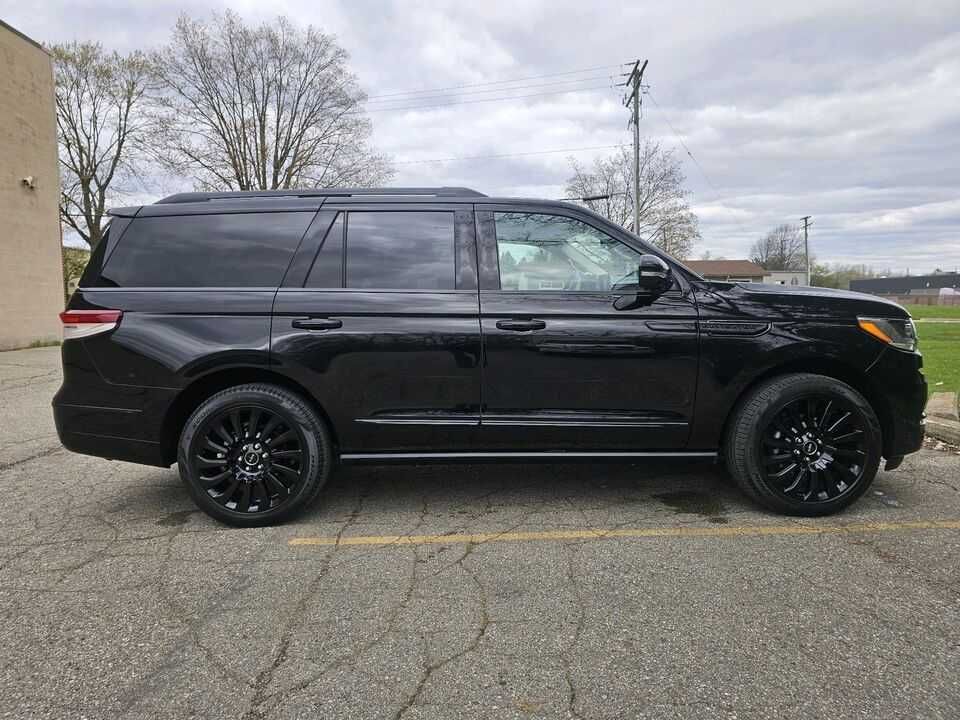 2022 Lincoln Navigator 4x4 Black Label YCT