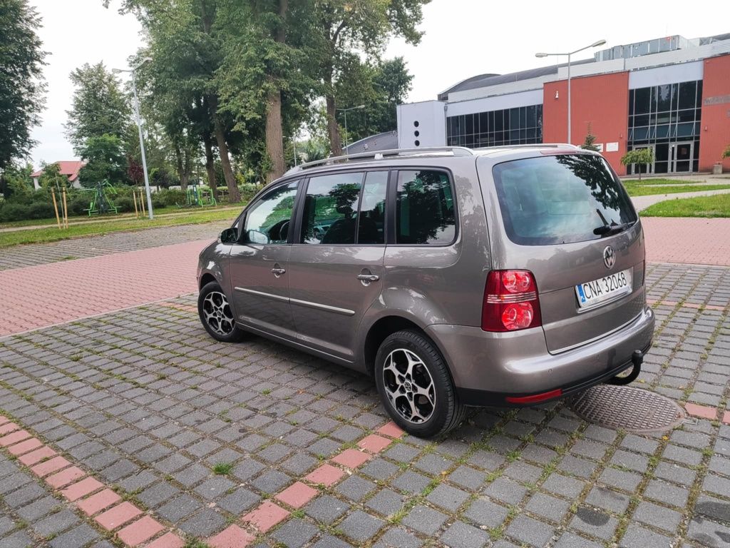 Volkswagen Touran 2.0 benzyna+LPG DOINWESTOWANY