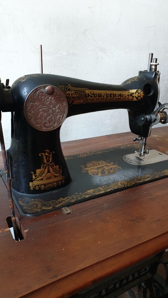 Maquina de Costura Antiga Singer