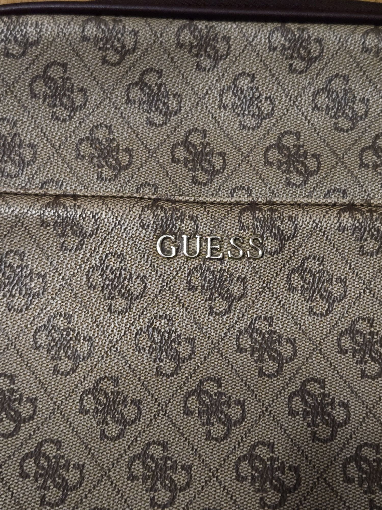 Продам сумку guess.