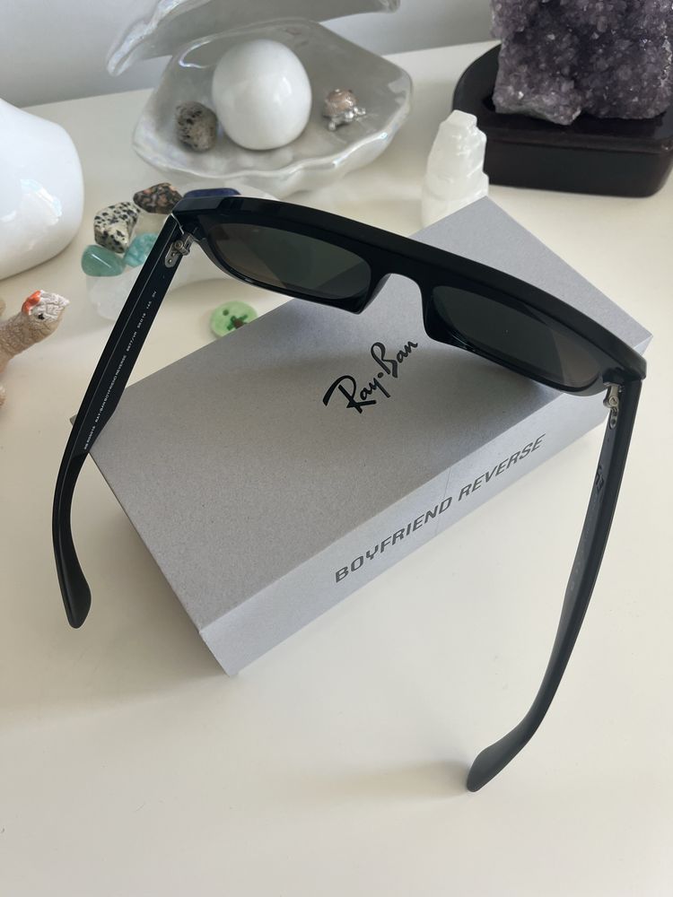 Oculos de sol Ray-Ban modelo Boyfriend Reverse em preto