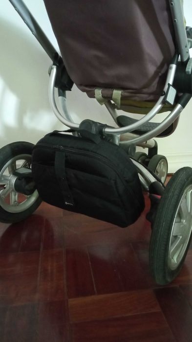 Carrinho Quinny com acessorios