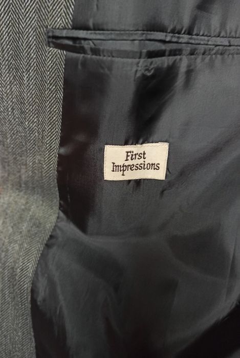 Фірмовий піджак First Impressions великого розміру у відмінному стані