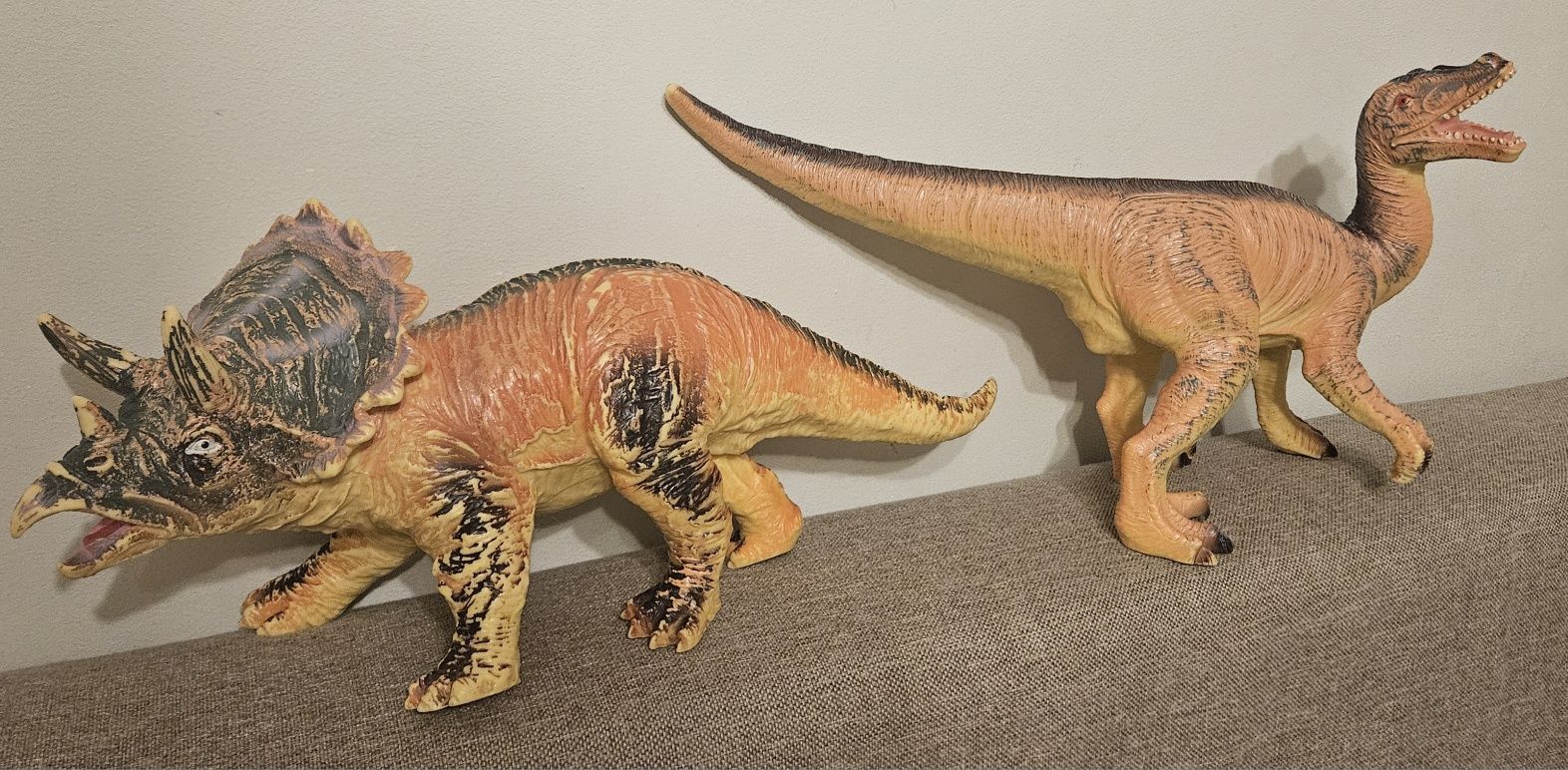 Dinozaur marki Smiki, Triceratops, zabawka gumowa, 47 cm