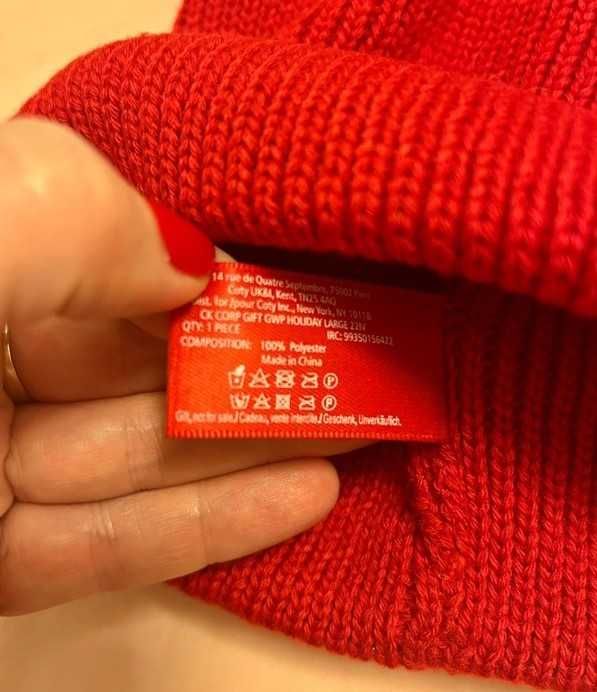 nowa czerwona czapka Calvin Klein na prezent