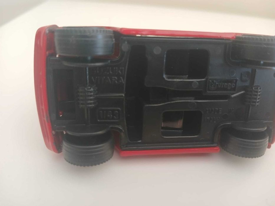Carro Bbugaro Suzuki Vitara escala 1/43
