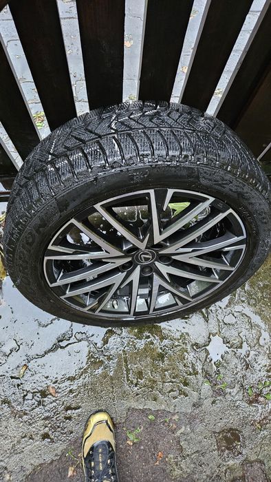 Koła alufelgi z Lexus NX350 + opony Pirelli Scorpion Winter 235/50 R20