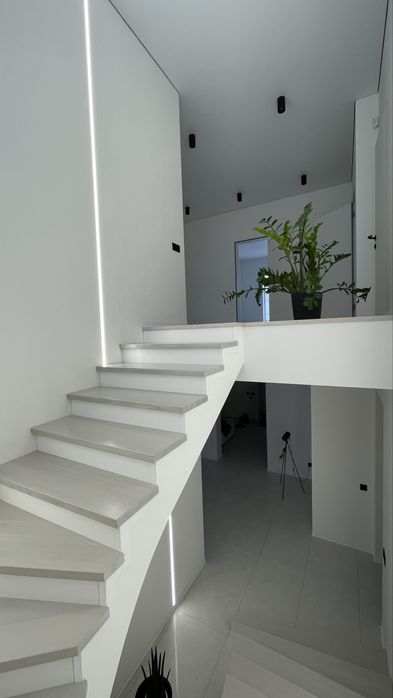 Сходи ясен дуб виготовлення монтаж