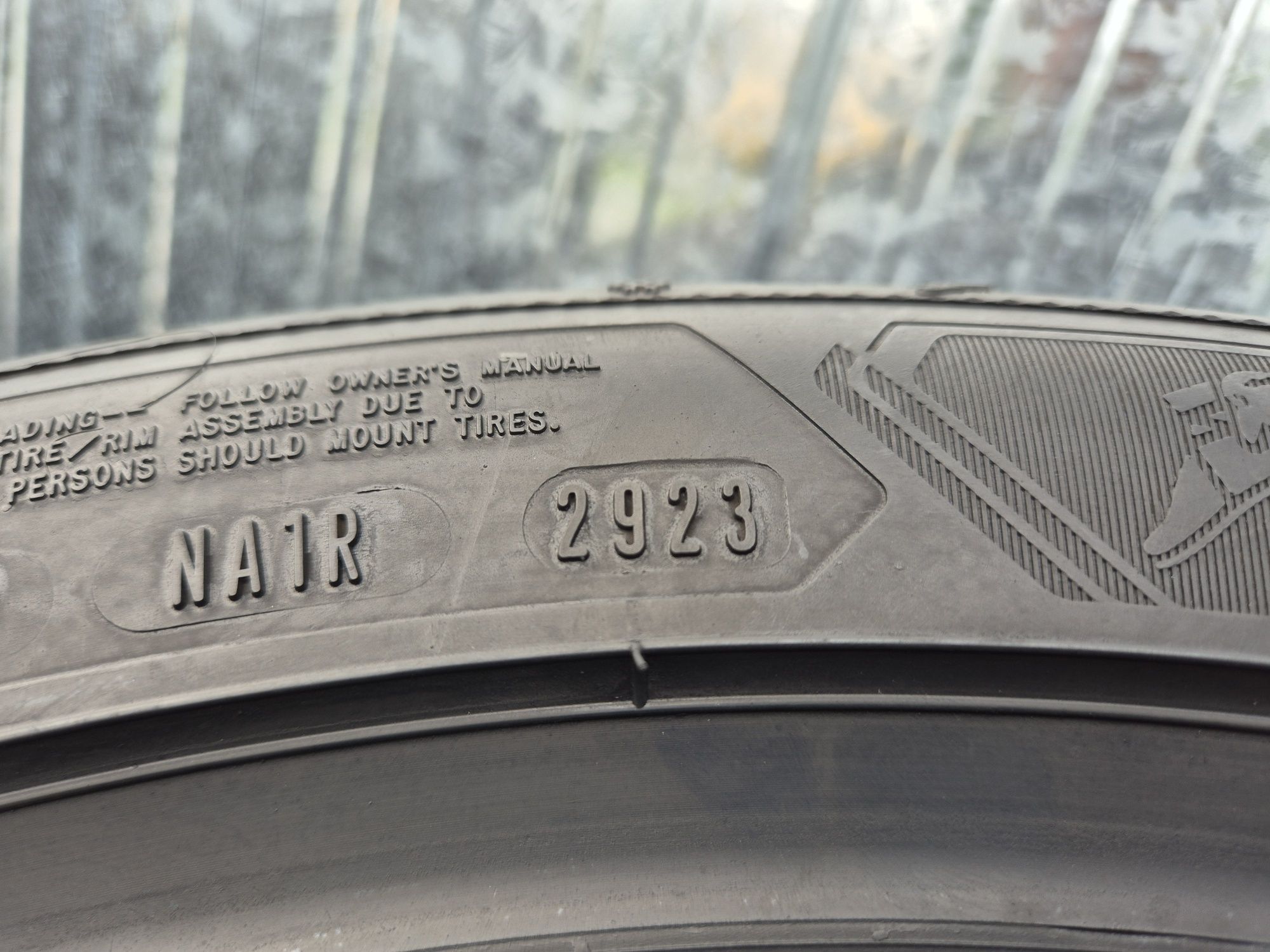 Opony Zimowe 245/40R18 GOODYEAR,  DOT23