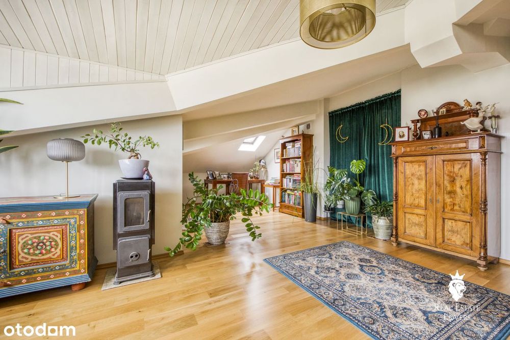 203M2 Artystycznego Poddasza W Ścisłym Centrum, Kamienica Z 1928 R.