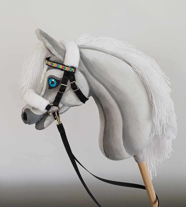 Siwy jasny konik Hobby Horse A4 + sprzęt