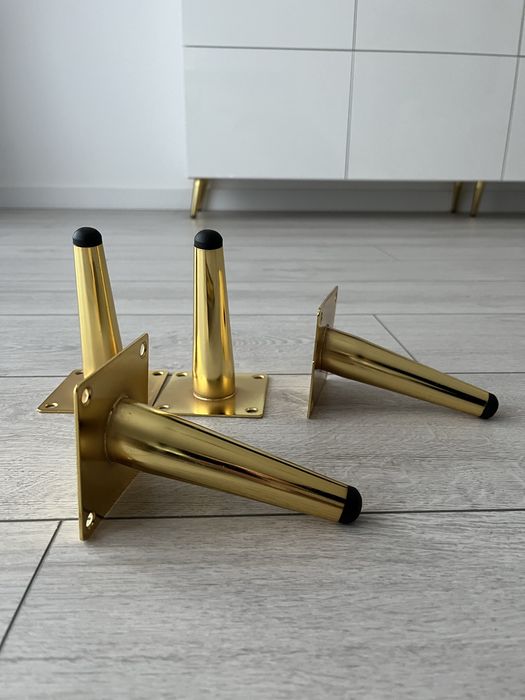 Złote nóżki meblowe skośne