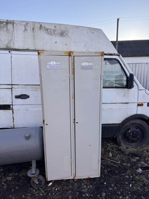 Шафу у майстерню для одягу