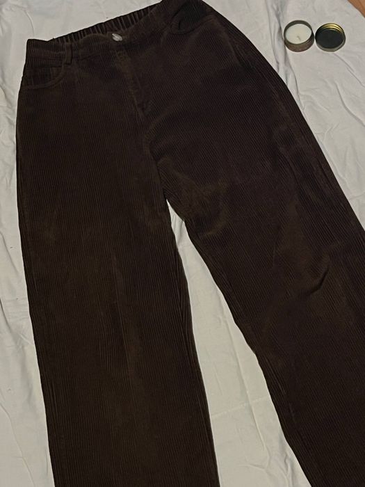 Штани в рубчик і кофтинка в сітку