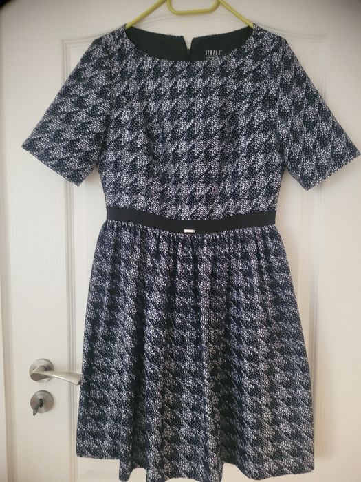 Simple sukienka w rozmiarze 38.