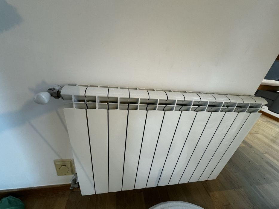 Radiadores para aquecimento central em otimo estado.