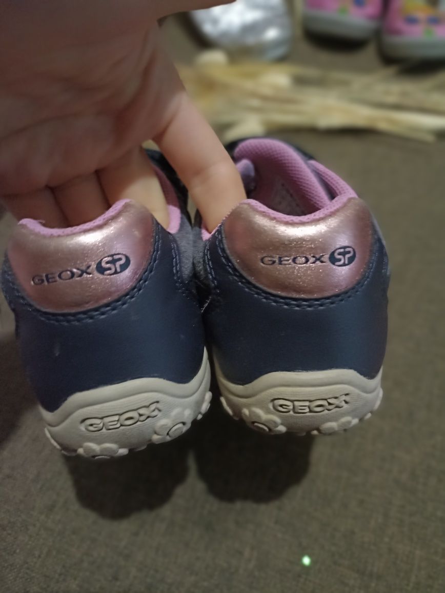 Кросівки  для дівчинки Geox